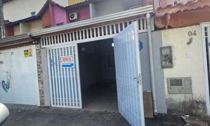 Casa à venda em Praia Grande-SP, bairro Mirim: 3 quartos, 1 sala, 2 banheiros, 80m²!