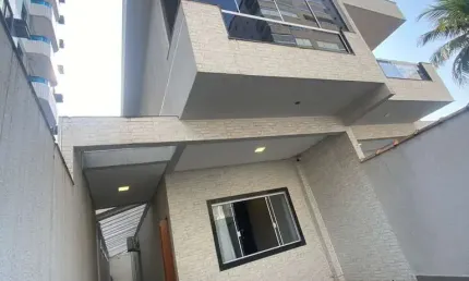 Casa de luxo à venda em Praia Grande-SP, Ocian:mobiliada, 3 quartos, 3 suítes,4 banheiros, 1 sala, 2 vagas de garagem, 125,00 m² de área.