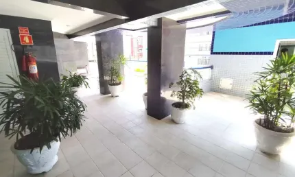Apartamento 2 dormitórios na próximo a feirinha da guilhermina em praia grande ? sp.