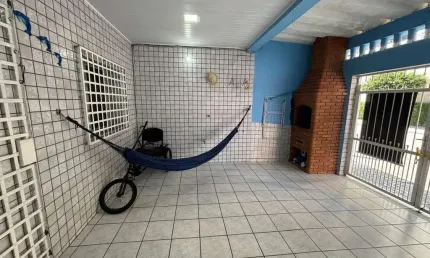 Casa à venda em Praia Grande-SP, bairro Caiçara: 2 dormitório, 1 suíte, 1 sala, 1 banheiro, 2 vagas de garagem!