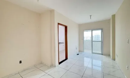Apartamento de 2 quartos com suíte e vaga na Guilhermina, Praia Grande-SP: o lugar perfeito para você viver ou investir!