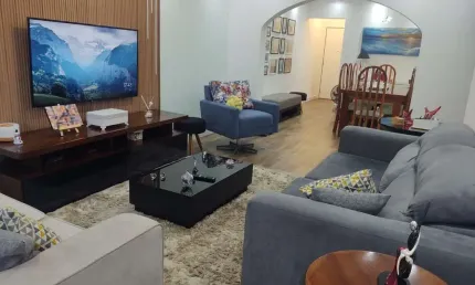 Apartamento à venda em Praia Grande-SP, bairro Ocian: 3 quartos, 1 suite, 2 salas, 1 banheiro, 2 vagas de garagem, 136,21 m², mobiliado.
