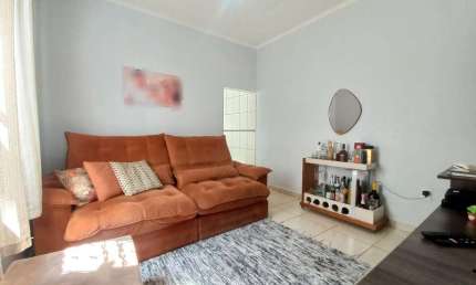 Casa à venda em Praia Grande-SP, bairro Antártica: 2 quartos, 1 sala, 2 banheiros e 2 vagas de garagem, 125m² de área.
