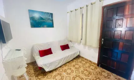 Apartamento à venda em Praia Grande-SP, bairro Tupi: 1 quarto, 1 sala, 1 banheiro, 1 vaga de garagem!