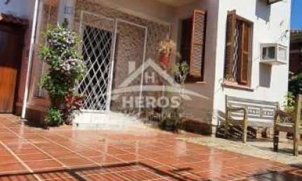 Casa com 4 quartos à venda na Travessa Luiz Rossetti, 31, Azenha, Porto Alegre por R$ 957.000