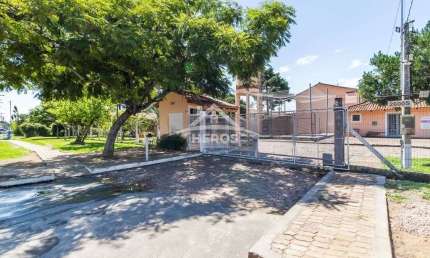 Casa em condomínio fechado com 2 quartos à venda na Avenida Edgar Pires de Castro, 2600, Hípica, Porto Alegre por R$ 200.000