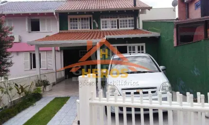 Casa em condomínio fechado com 3 quartos à venda na Avenida Juca Batista, 1490, Ipanema, Porto Alegre por R$ 586.000