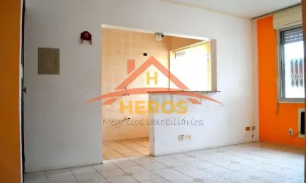 Apartamento com 2 quartos à venda na Rua Joaquim de Carvalho, 275, Vila Nova, Porto Alegre por R$ 210.000