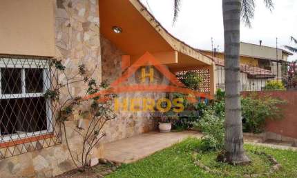 Casa com 4 quartos à venda na Rua Doutor Mário Totta, 2971, Tristeza, Porto Alegre por R$ 520.000