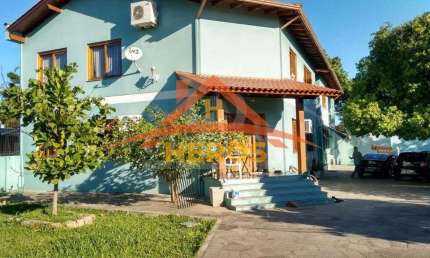 Casa com 3 quartos à venda na Travessa Alfredo Magalhães, 395, Cavalhada, Porto Alegre por R$ 2.300.000