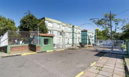 Apartamento com 3 quartos à venda na Rua Orfanotrófio, 951, Teresópolis, Porto Alegre por R$ 320.000
