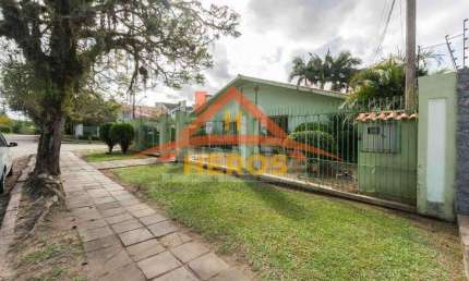Casa em condomínio fechado com 4 quartos à venda na Avenida Arlindo Pasqualini, 480, Ipanema, Porto Alegre por R$ 1.350.000