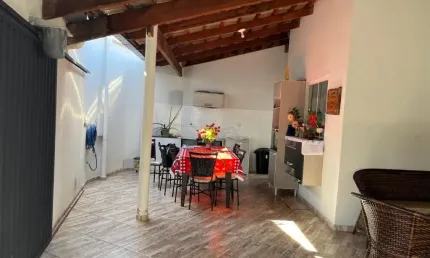 Casa com 3 quartos à venda no Jardim Europa, Uberlândia 