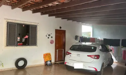 Casa com 3 quartos à venda no Presidente Roosevelt, Uberlândia 