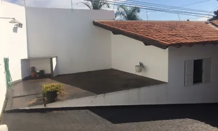 Casa com 3 quartos à venda no Martins, Uberlândia 