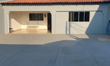 Casa com 3 quartos à venda na Cidade Jardim, Uberlândia 