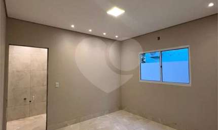 Condomínio com 3 quartos à venda em Distrito Industrial - MT