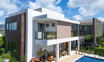 Casa Mobiliada 376m² - 5 Suítes - Cond. Fechado – Intermares