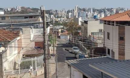 Casa com 3 dormitórios, 95 m² - venda por R$ 350.000 ou aluguel por R$ 2.080,00/mês - Santos Anjos - Juiz de Fora/MG