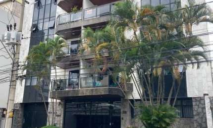 Apartamento com 3 dormitórios à venda, 130 m² por R$ 700.000,00 - Passos - Juiz de Fora/MG