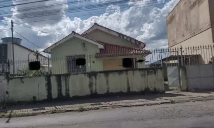 Casa com 3 dormitórios à venda, 83 m² por R$ 700.000,00 - Santa Catarina - Juiz de Fora/MG