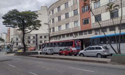 Apartamento com 2 quartos para alugar no Centro, Juiz de Fora 