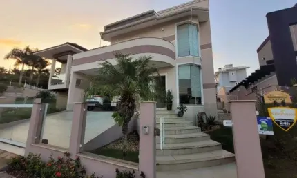Vendo Casa dois pisos, 4 quartos, 261m², mobiliada, Pedra Branca - Palhoça - SC