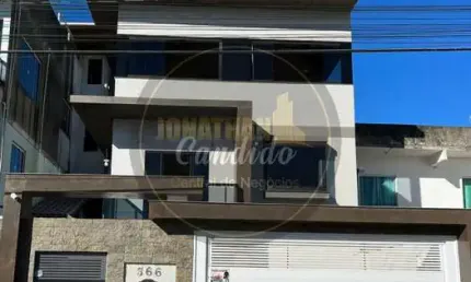 Casa à venda na Avenida Rio Teixeira, Rio Pequeno, Camboriú, 180 m2 por R$ 1.100.000