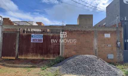 Casa à venda no bairro Residencial Recanto das Emas em Goiânia/GO