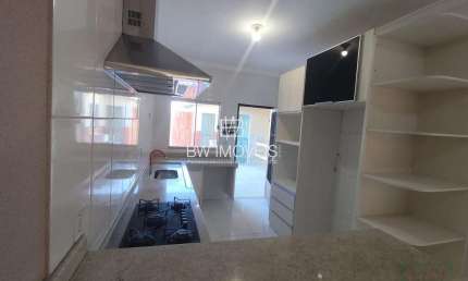 Casa, 3 q com suite, Piscina, Área Gourmet, Despensa