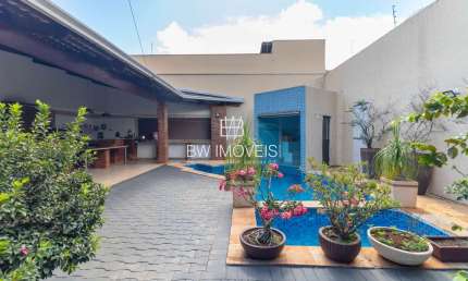 Sobrado, 4Q 1 suíte, Mobiliado (a combinar), Piscina aquecida, Área gourmet, Village Veneza, Eldorado, a poucos passos do parque Macambira Anicuns