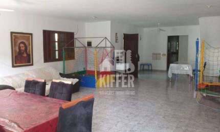 Casa Duplex de Esquina com 6 Quartos e Lazer em São Francisco – Ideal para Residência ou Comércio