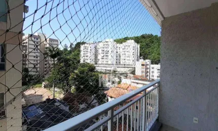 Apartamento 4 quartos com suíte, varanda, 170m², 2 vagas na escritura – rua justina bulhões, ingá – próximo à praia