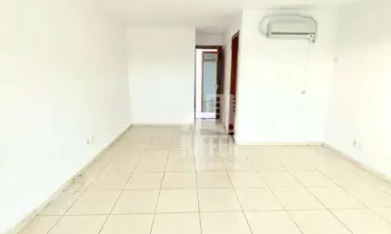 Casa Duplex 3 Quartos (1 Suíte), Churrasqueira e Garagem – Maravista, Próxima ao Comércio – Cód. CA3522