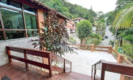 Casa com 4 dormitórios à venda, 378 m² por R$ 1.395.000,00 - Itaipu - Niterói/RJ