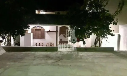 3 casas , total  de 5 quartos à venda, 228 m² por r$ 450 - peró - cabo frio/rj