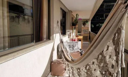 Apartamento 4 Quartos com Suíte e Varanda Gourmet à Venda em Icaraí – Condomínio Clube Completo
