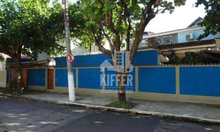 Casa com 6 quartos para alugar, 379 m² por R$ 25.990/mês - São Francisco - Niterói/RJ