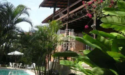 Kiffer Imóveis Vende: Mansão com Piscina, 3 Pavimentos e 2 Suítes – Alto Padrão com 2 Frentes!