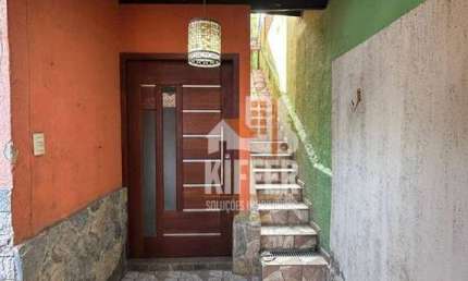 Casa 3 Quartos (2 Suítes), Terraço, Hidromassagem – Rua Tranquila, Próxima a Comércio – Rua Martins Torres