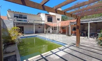 Casa com 4 quartos à venda, 365 m² por R$ 2.200.000 - Itacoatiara - Niterói/RJ