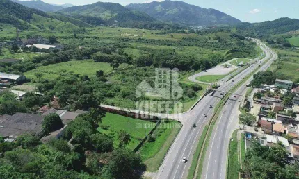 Área comercial com vocação para casa de repouso ou Pusada, possibilidade de dezenas de leitor, frente para BR 101,  no eixo entre Itaborai e Rio Bonit
