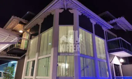Casa com 3 quartos para alugar, 275 m² por R$ 5.450/mês - Itaipu - Niterói/RJ