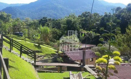 Sítio com 6,7 Hectares em Angra dos Reis – Natureza, Conforto e Estrutura Completa Próximo ao Mar