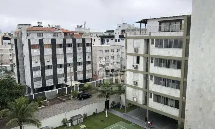 Cobertura Triplex com 266 m² e Vista para o Mar a 250m da Praia do Forte – 5 Quartos, 3 Suítes e 3 Vagas