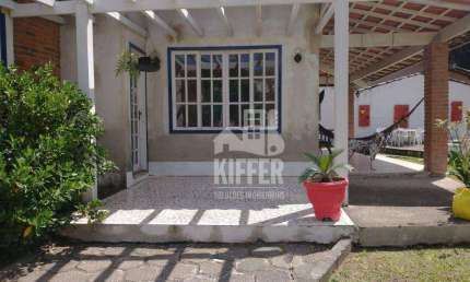 Casa ampla com suíte, varanda e anexo completo em Serra Grande – Niterói