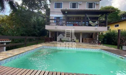 Casa com Piscina em Condomínio Fechado – Vista Espetacular, 3 Quartos, 585m² – Itaipu, Niterói