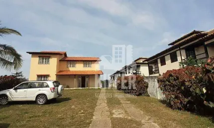 Casa com 7 Quartos a Poucos Passos da Praia do Peró – 200m², Vista para a Reserva e Praia das Conchas
