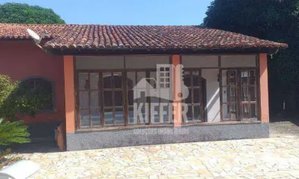 Casa com 3 Quartos (1 Suíte com Closet), Piscina, Edícula e Terreno Amplo – Ótima Localização!