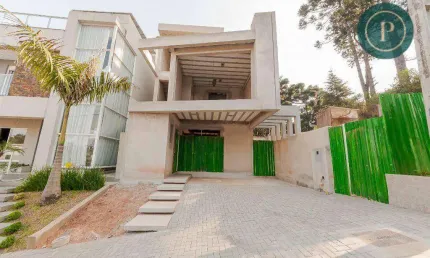 Casa com 3 quartos em condomínio clube no Santa Cândida